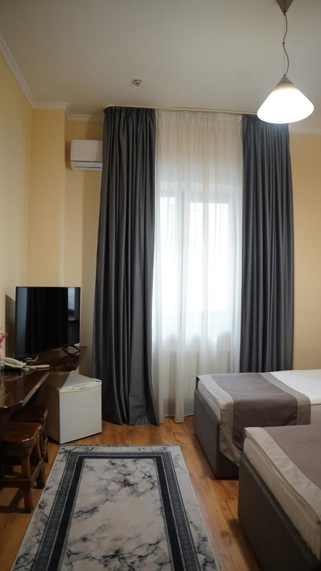 Saraishyq Hotel Almaty Eksteriør bilde