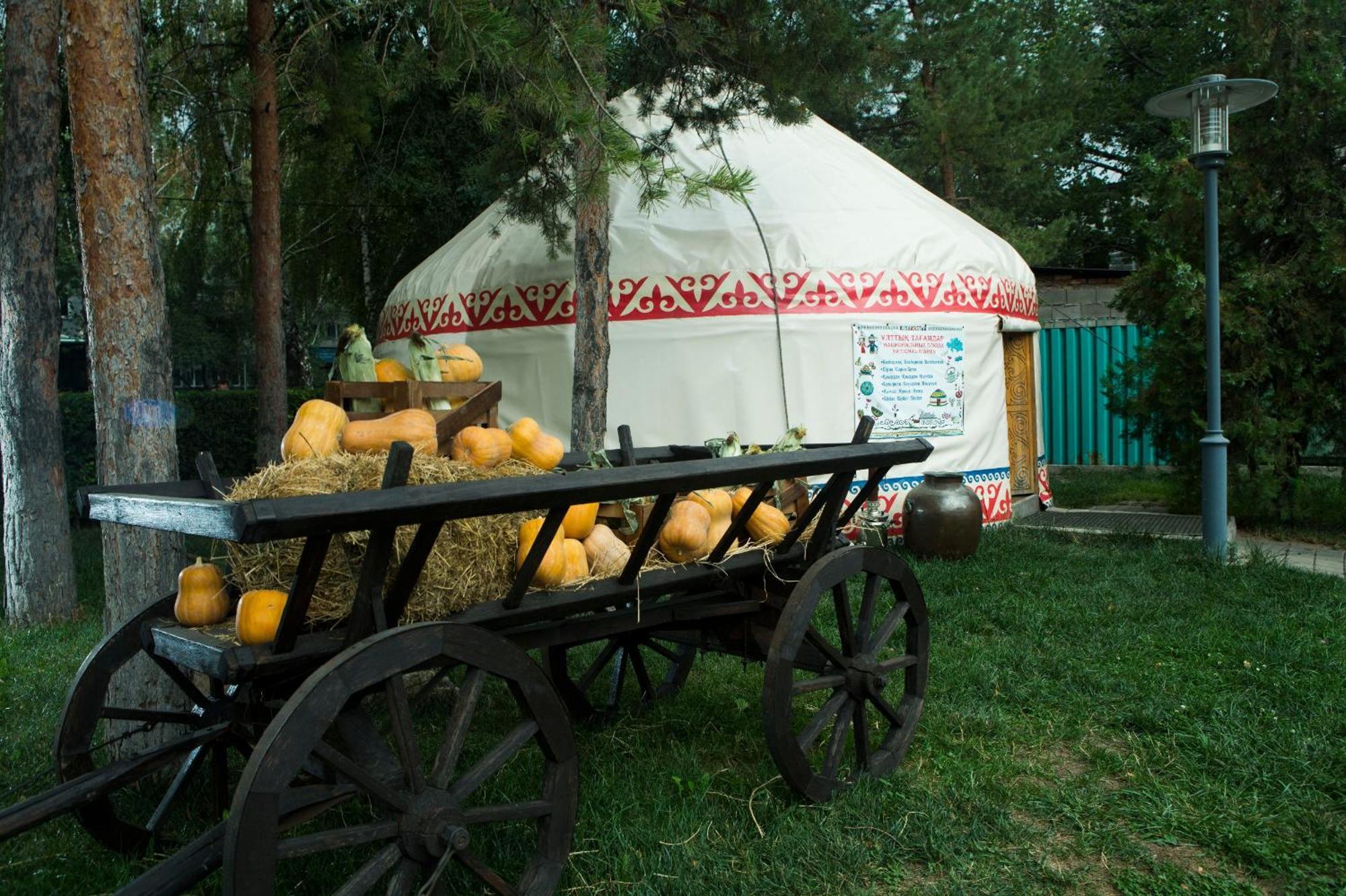 Saraishyq Hotel Almaty Eksteriør bilde